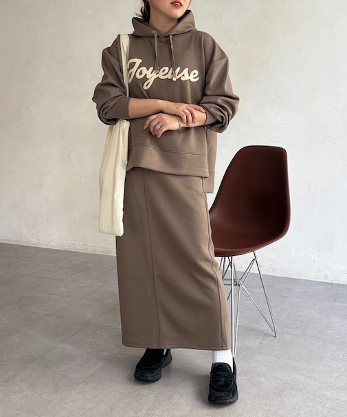 フーディー×ナロースカートセットアップ