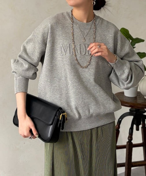 エンボスロゴスエットライクニット