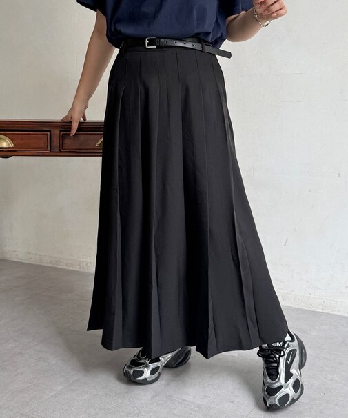 ベルト付きプリーツスカート