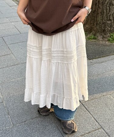 段刺繍レーススカート