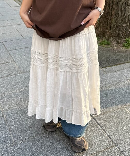 段刺繍レーススカート