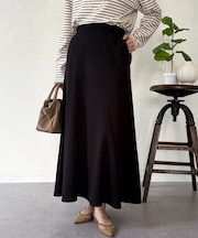 梨地セミフレアスカート