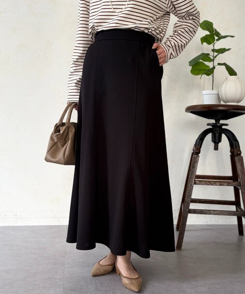 梨地セミフレアスカート