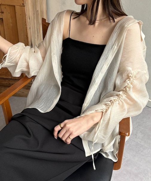 ラメワッシャー袖シャーリングシアーシャツ