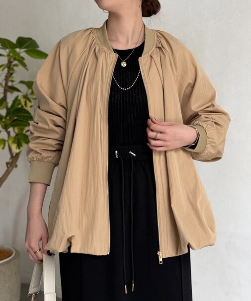 バルーンブルゾン