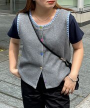 カラーボタンステッチニットベスト