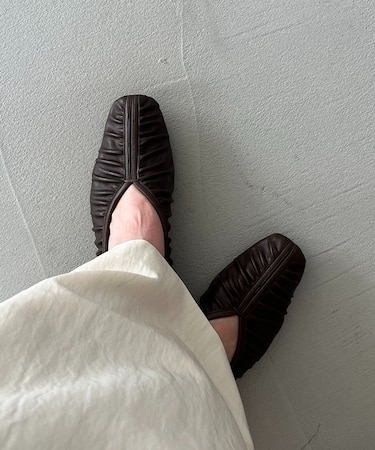 【CAPRICIEUX LE'MAGE】ギャザーソフトフラットシューズ