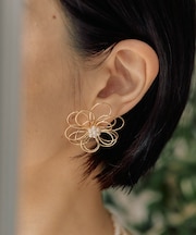 【ear PAPILLONNER】ワイヤーフラワーピアス