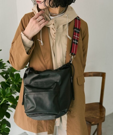 【ear PAPILLONNER】アウトポケット巾着ショルダーバッグ