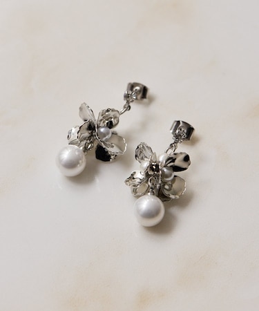 【ear PAPILLONNER】ポンポンフラワーピアス