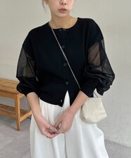 シングルフラワープリント Vショートブラウス｜トゥモロ－ランドの 