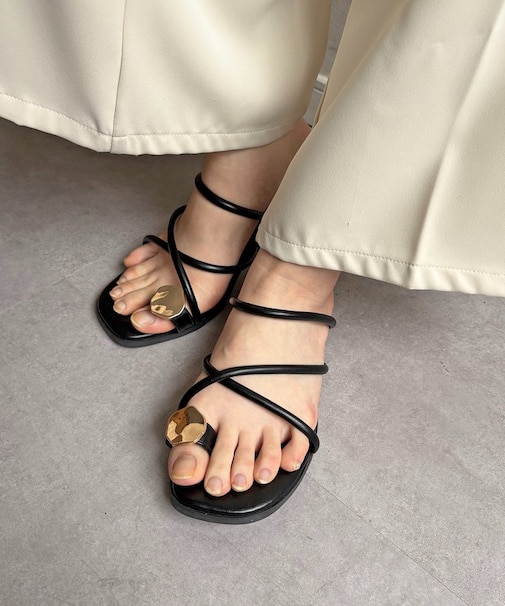 ニュアンストングチューブサンダル