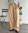 ベージュ