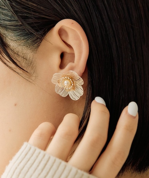 【ear PAPILLONNER】透かしパールフラワーピアス