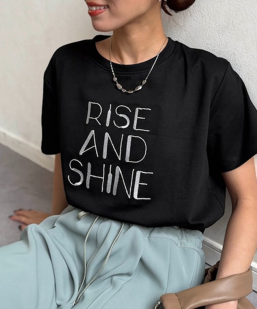 刺繍ロゴTシャツ