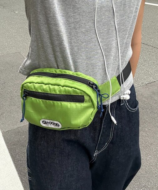 【OUTDOOR PRODUCTS】カラーボディバッグ