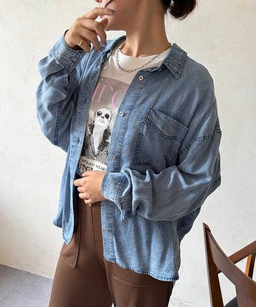 BACKギャザーパウダー加工デニムシャツ
