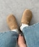 ベージュ