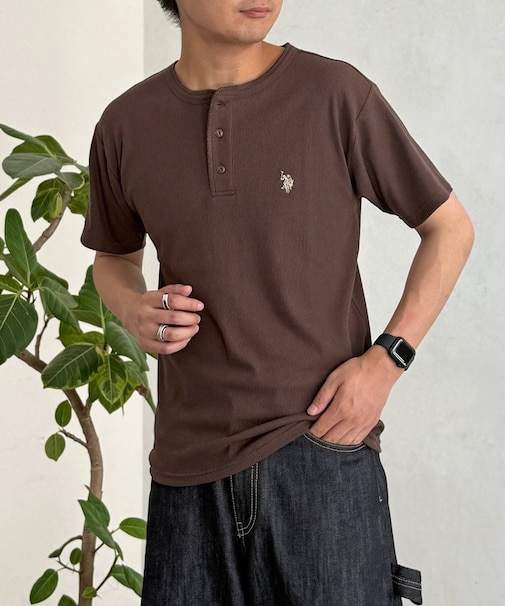 【U.S. POLO ASSN.】コンパクトリブヘンリーT