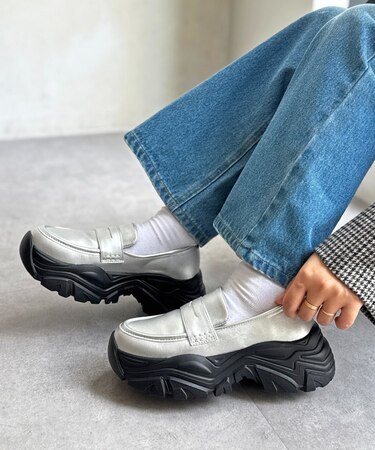 厚底スニーカーローファー