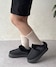 ブラック