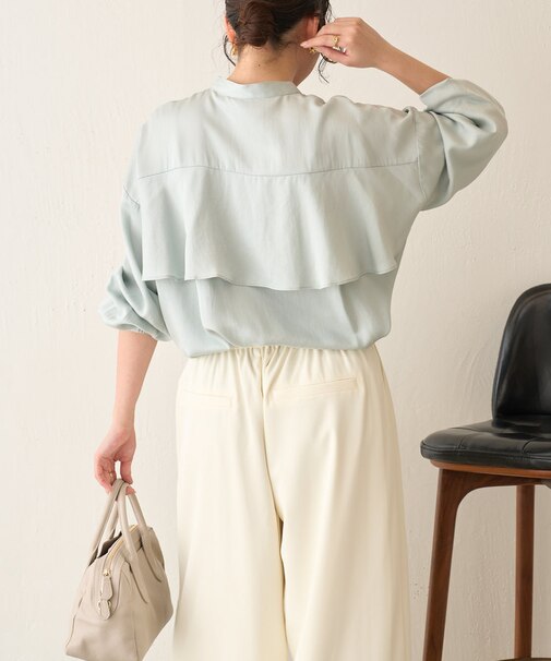 後ろフリルトロミシャツ