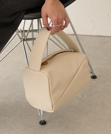 アシメワンハンドルバッグ