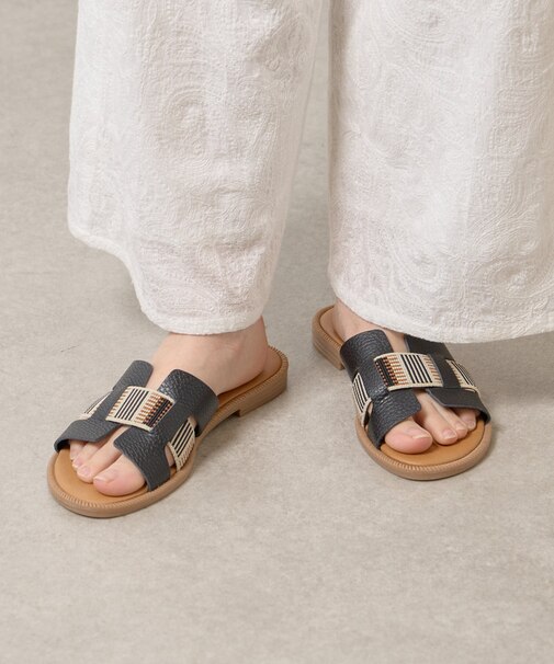 【Naias】刺繍ベルトサンダル