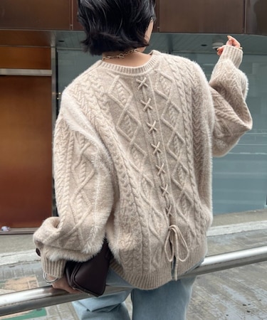 バックレースアップニット