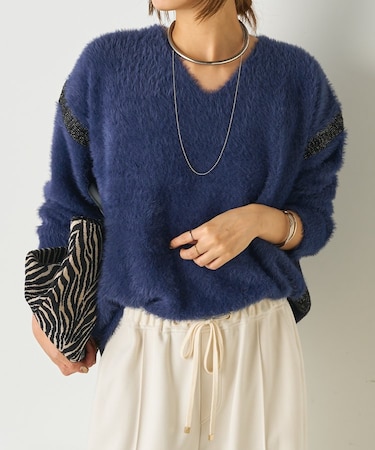 フロントフェザーラインニット