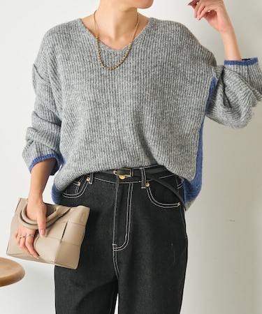 配色アゼVニット