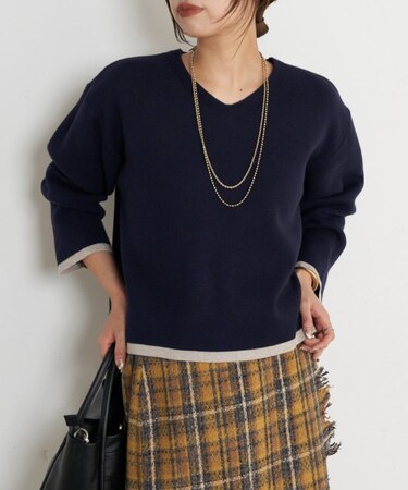 ラメラインVニット