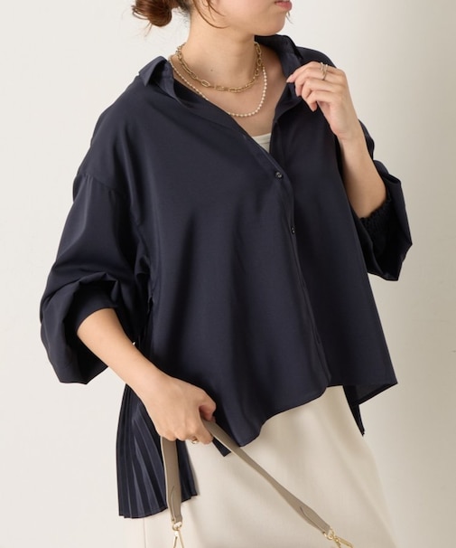 バックフレアプリーツブラウス