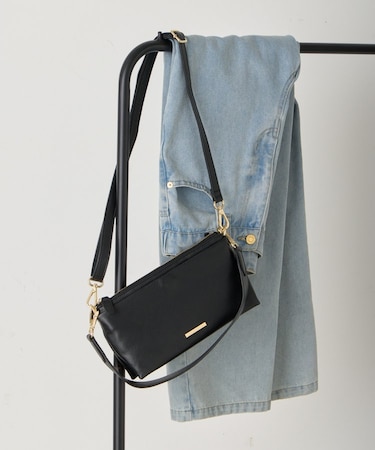 プレート付本革ミニバッグ