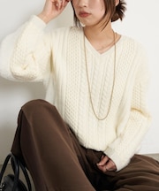 ケーブルラメシャギーニット