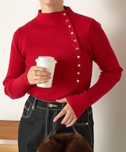 金ボタンリブニット