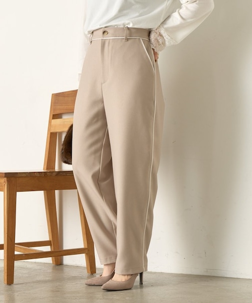 パイピングテーパードパンツ