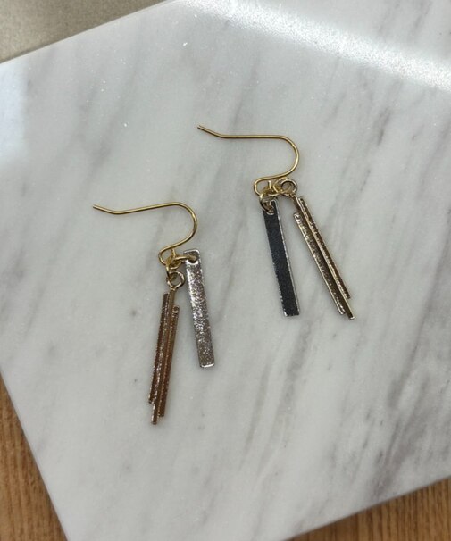 バイカラーロングピアス