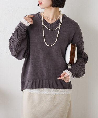 【スッキリ小顔見え◎】袖ケーブルVニット