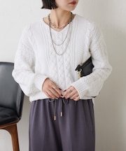 ケーブルVネックニット