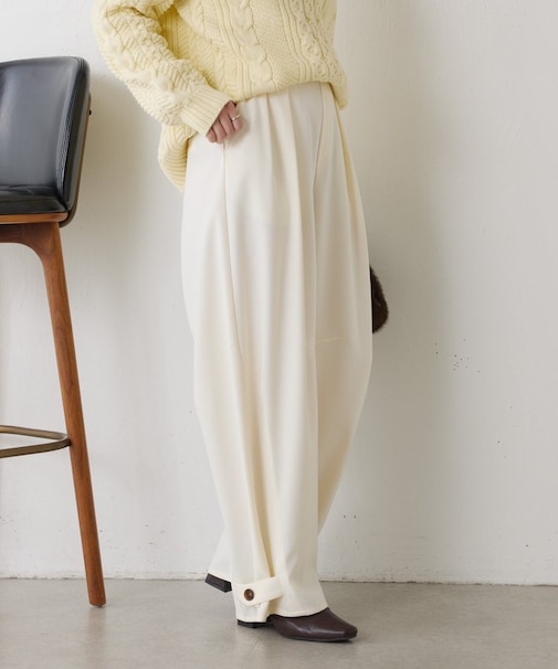 裾ボタンカーブパンツ