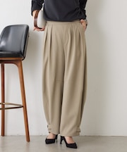 裾ボタンカーブパンツ