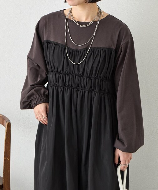 異素材シャーリングワンピース