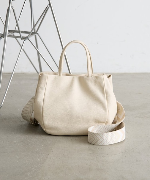 ベルトショルダー本革バッグ