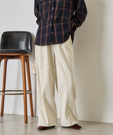 センターラインパンツ