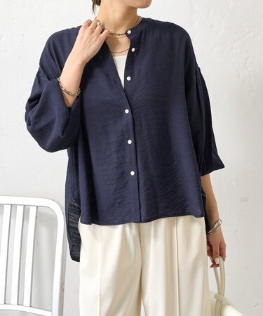 【後ろ姿まで、抜かりなく】リネンライクバックタックシャツ