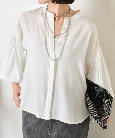 袖シャーリングクルーブラウス