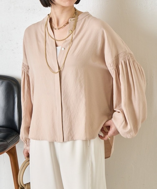 袖シャーリングクルーブラウス