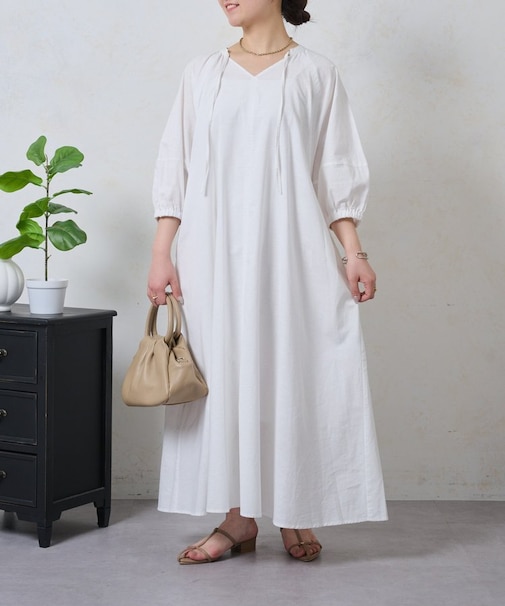 キーネックリネンワンピ