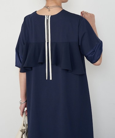 バックラッフルワンピース